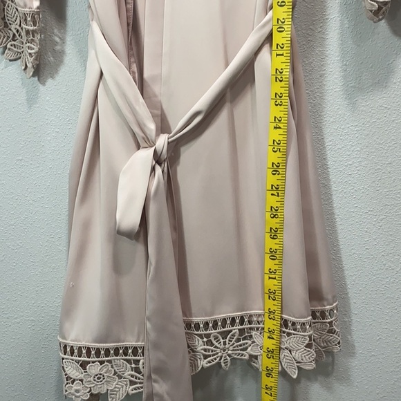 Le‎ Rose LAUREN LACE SATIN ROBE in soft pink - Picture 7 of 7